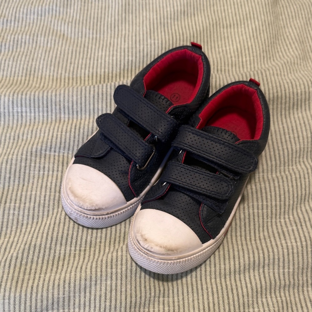 Cat and Jack Kids Navy and White Velcro Sneakers size 11